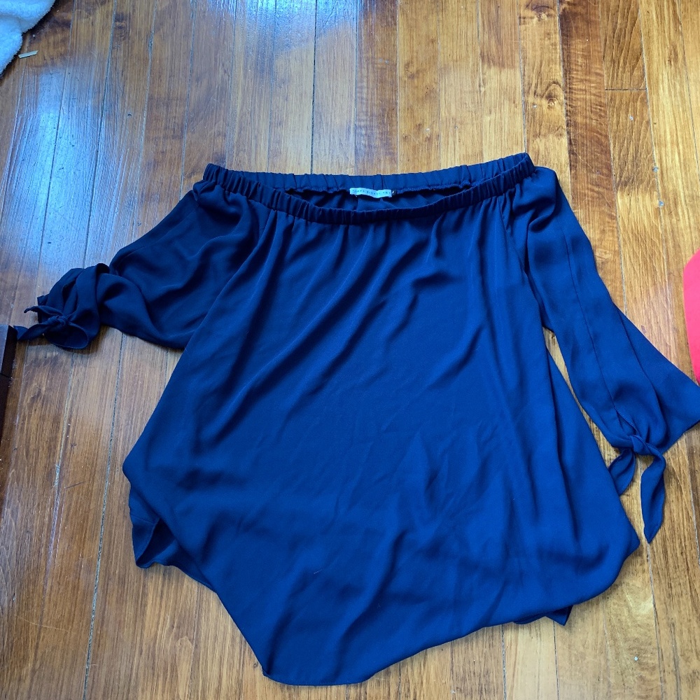 Three eighty two navy poly off shoulder blouse. Worn 1x. Retail‎ 99